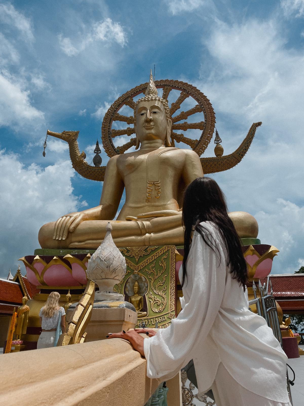Wat Phra Yai